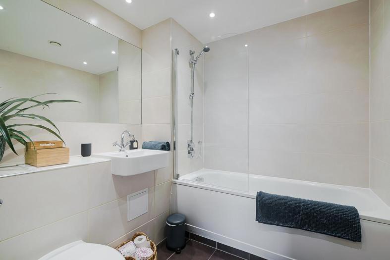 Panorama Apartments By Mesh Accommodation Short & Long Term Lets Ashford For Contractors Or Corporate Stays Eksteriør bilde