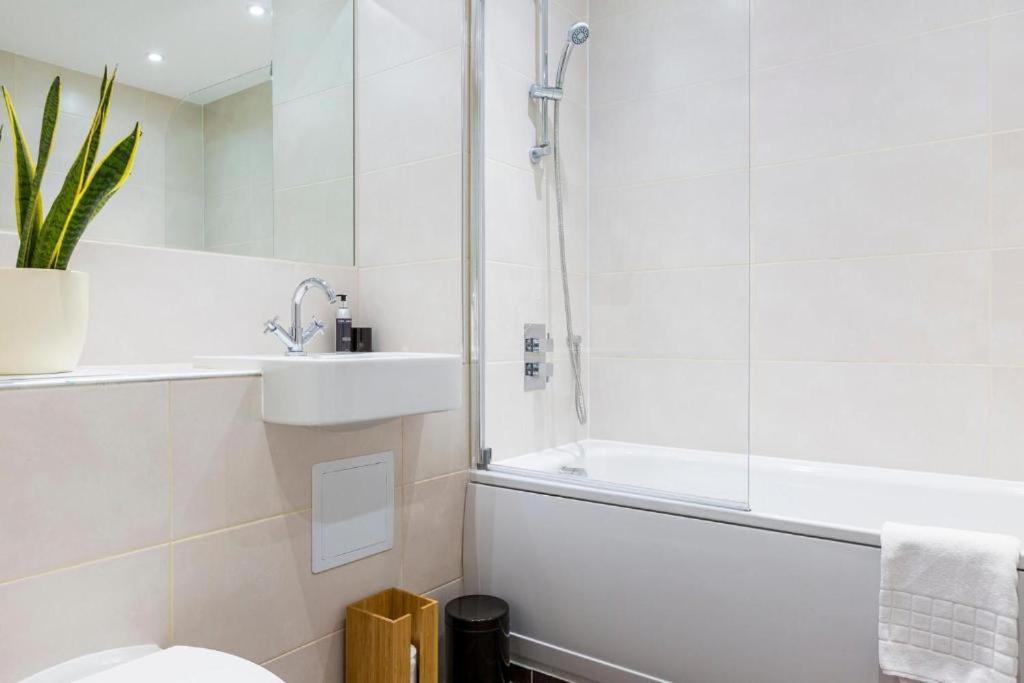 Panorama Apartments By Mesh Accommodation Short & Long Term Lets Ashford For Contractors Or Corporate Stays Eksteriør bilde